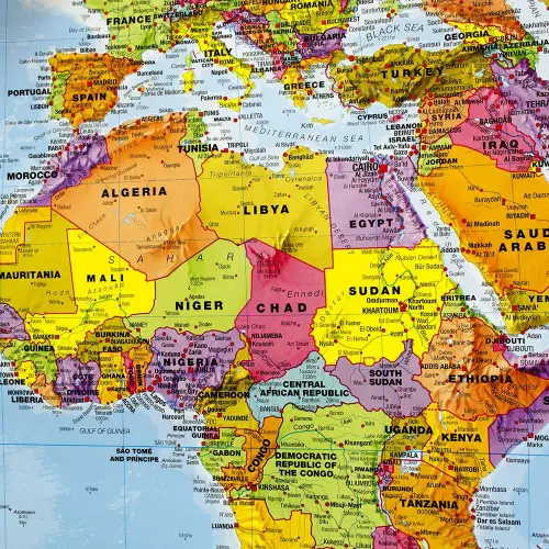 Świat Polityczny mapa ścienna na podkładzie do wpinania znaczników 1:30 000 000