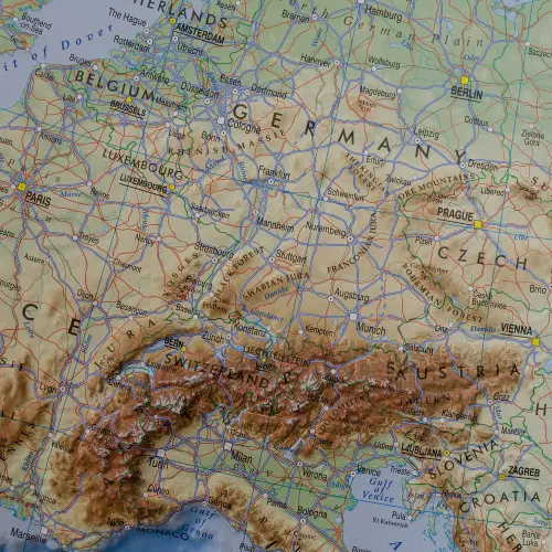 Europa mapa plastyczna 1:7 000 000