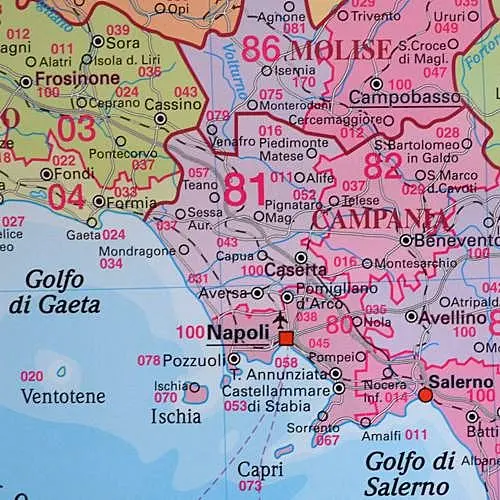 Włochy mapa ścienna kody pocztowe na podkładzie 1:900 000